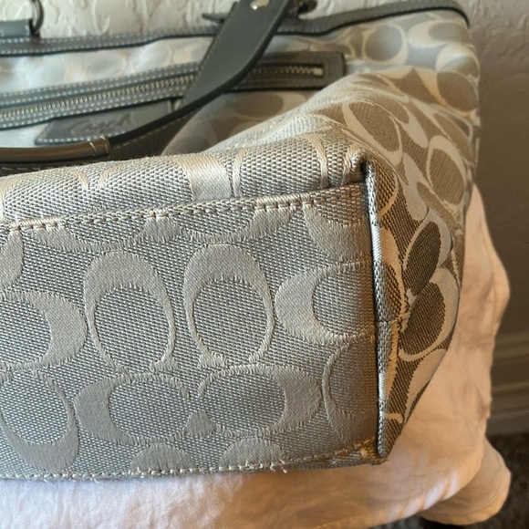 Coach: Gray (F14693) Signature C Canvas Tote Bag - Picture 7 of 16